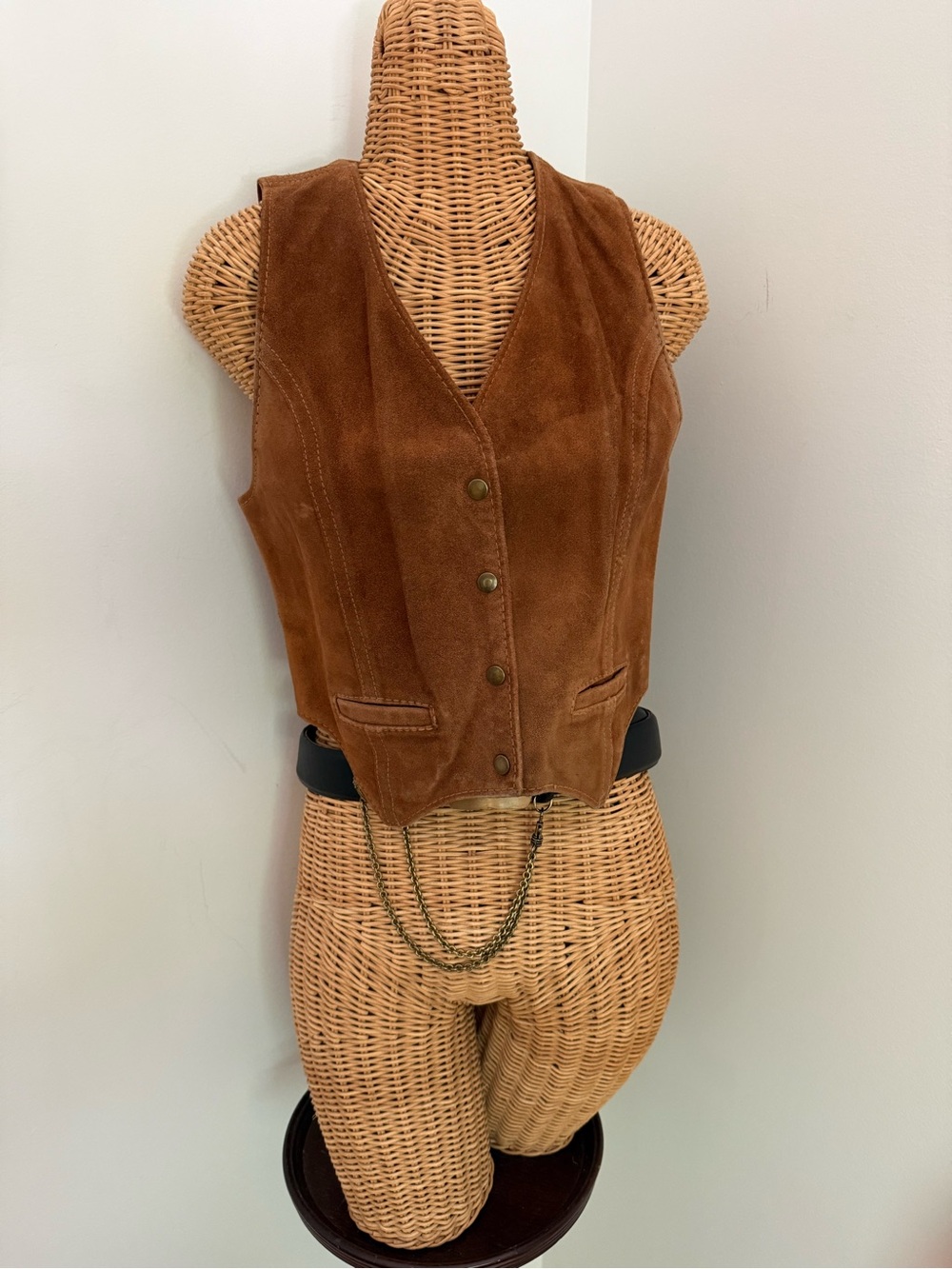 Caramel colored suede concert vest, cropped - Picture 4 of 10